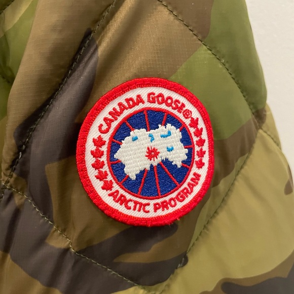 Canada Goose Reversible Bomber - Picture 8 of 8